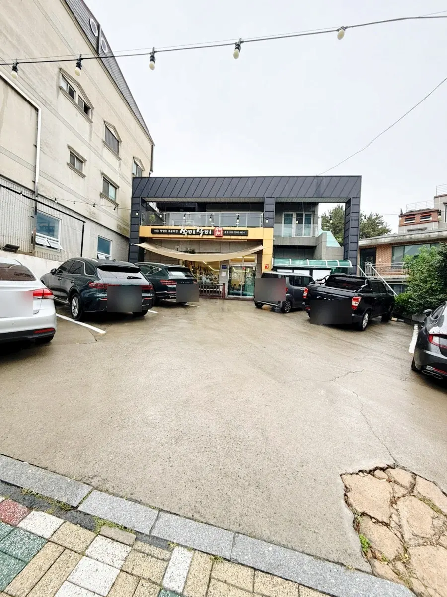 Jjumikkumi exterior and signage along the roadside