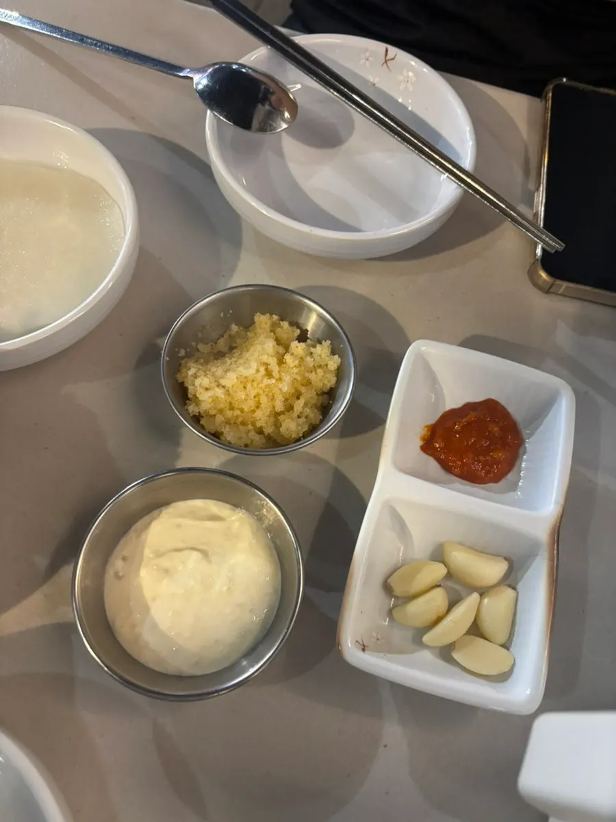 철판에 올린 쭈꾸미와 삼겹살