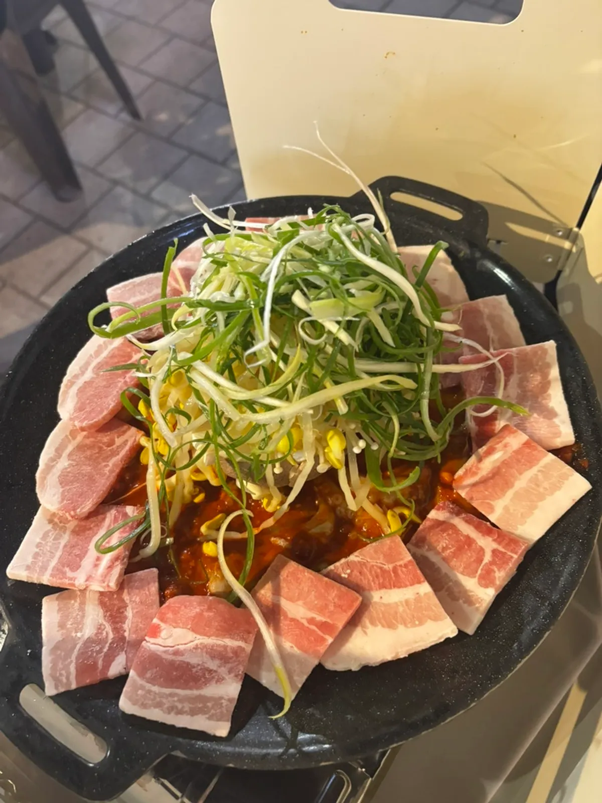 매콤한 양념의 쭈삼 철판 클로즈업