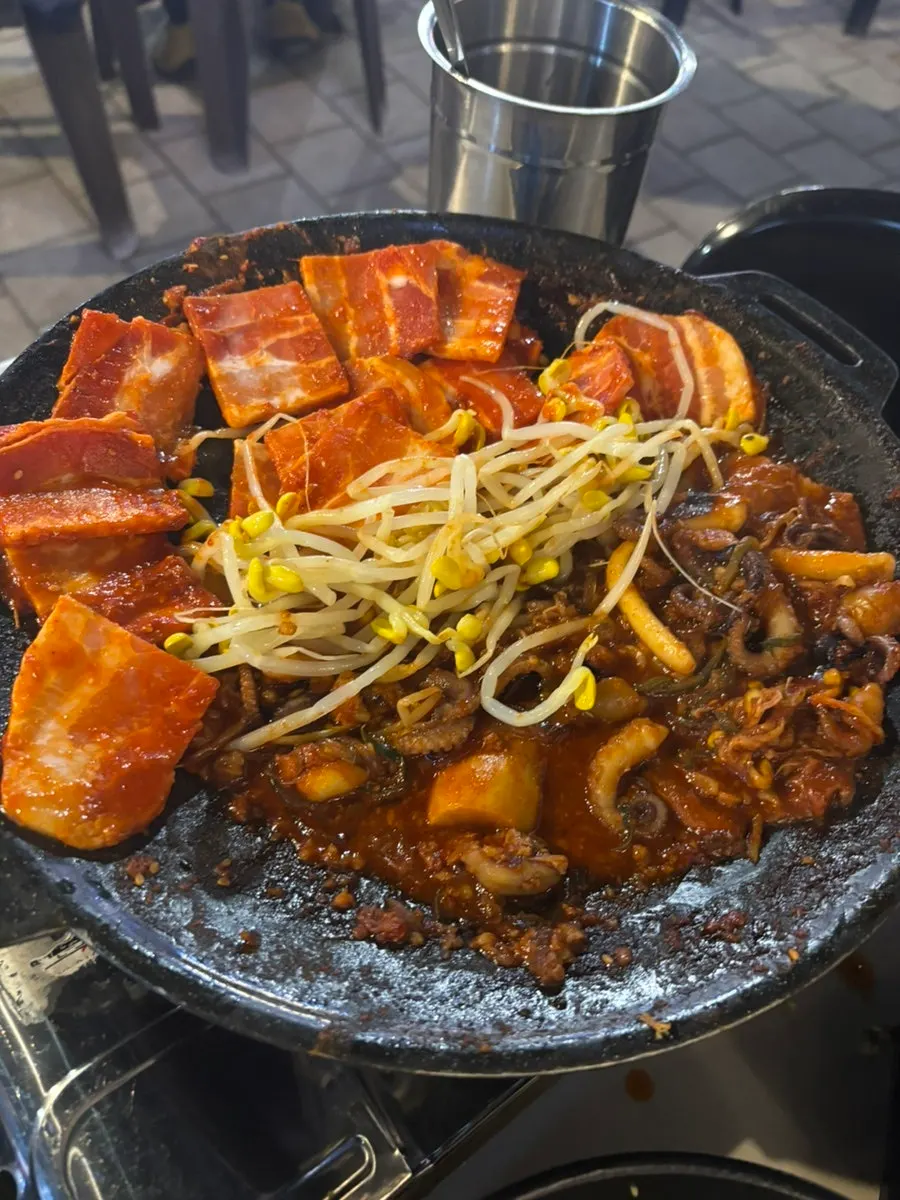 추가 삼겹살과 함께 올린 콩나물