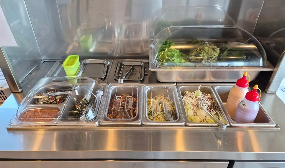 Self-serve bar corner for extra side dishes