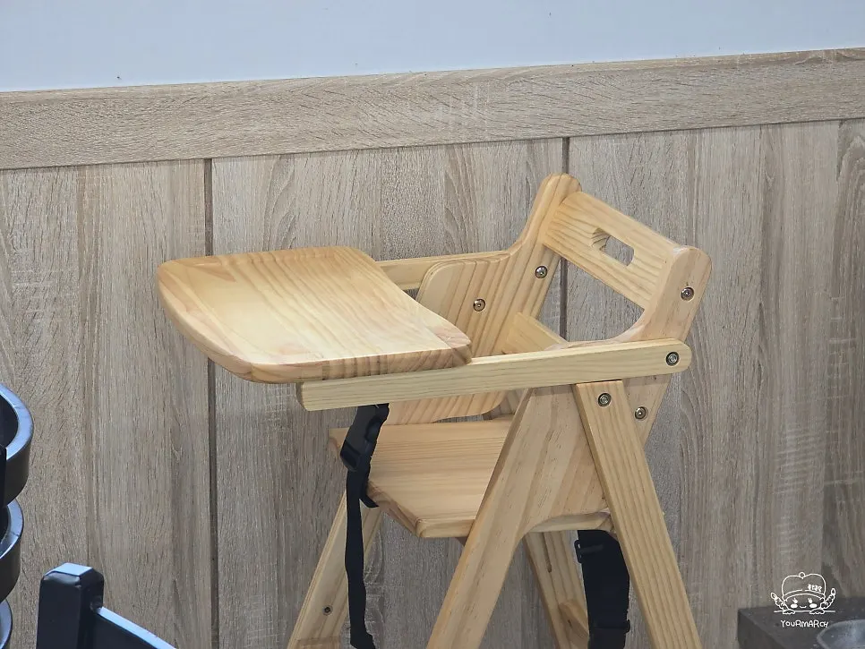A kids' chair provided at the restaurant