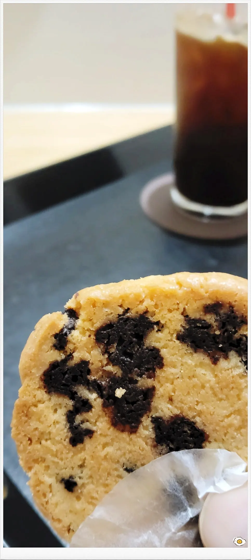 A plate with both cookie varieties together