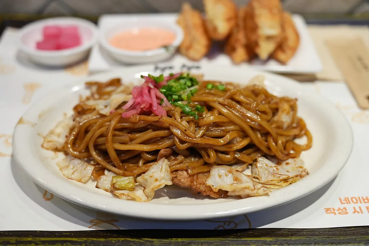 Basic yakisoba stir-fried on the teppan with meat and vegetables