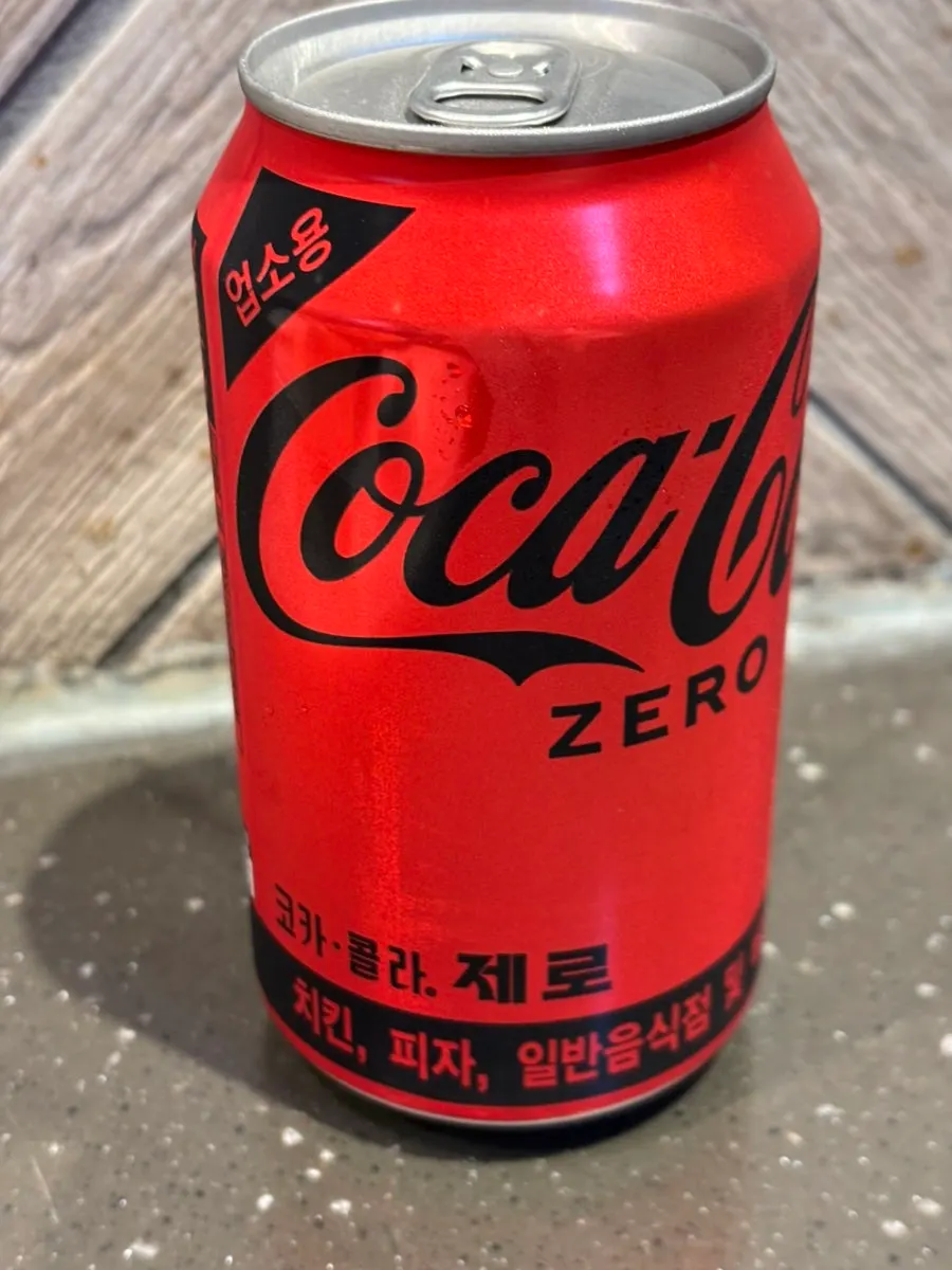 サービスで受け取ったゼロコーラ一杯