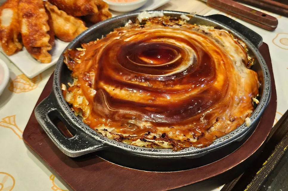 가쓰오부시 올린 오코노미야끼 클로즈업