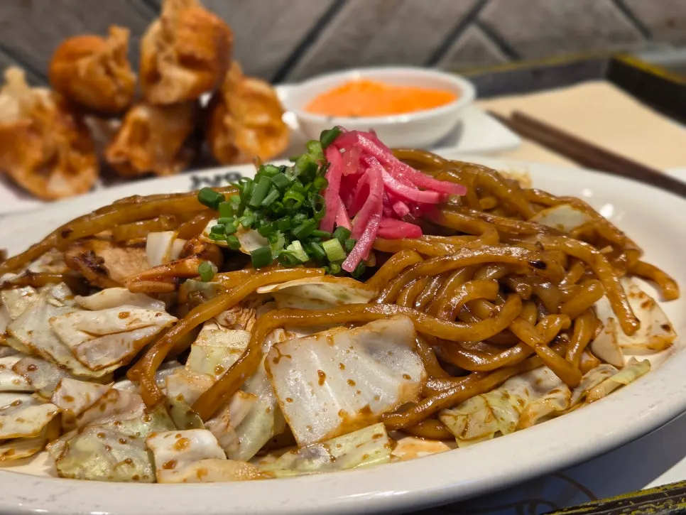 Jojo's basic yakisoba, out 5 minutes after ordering