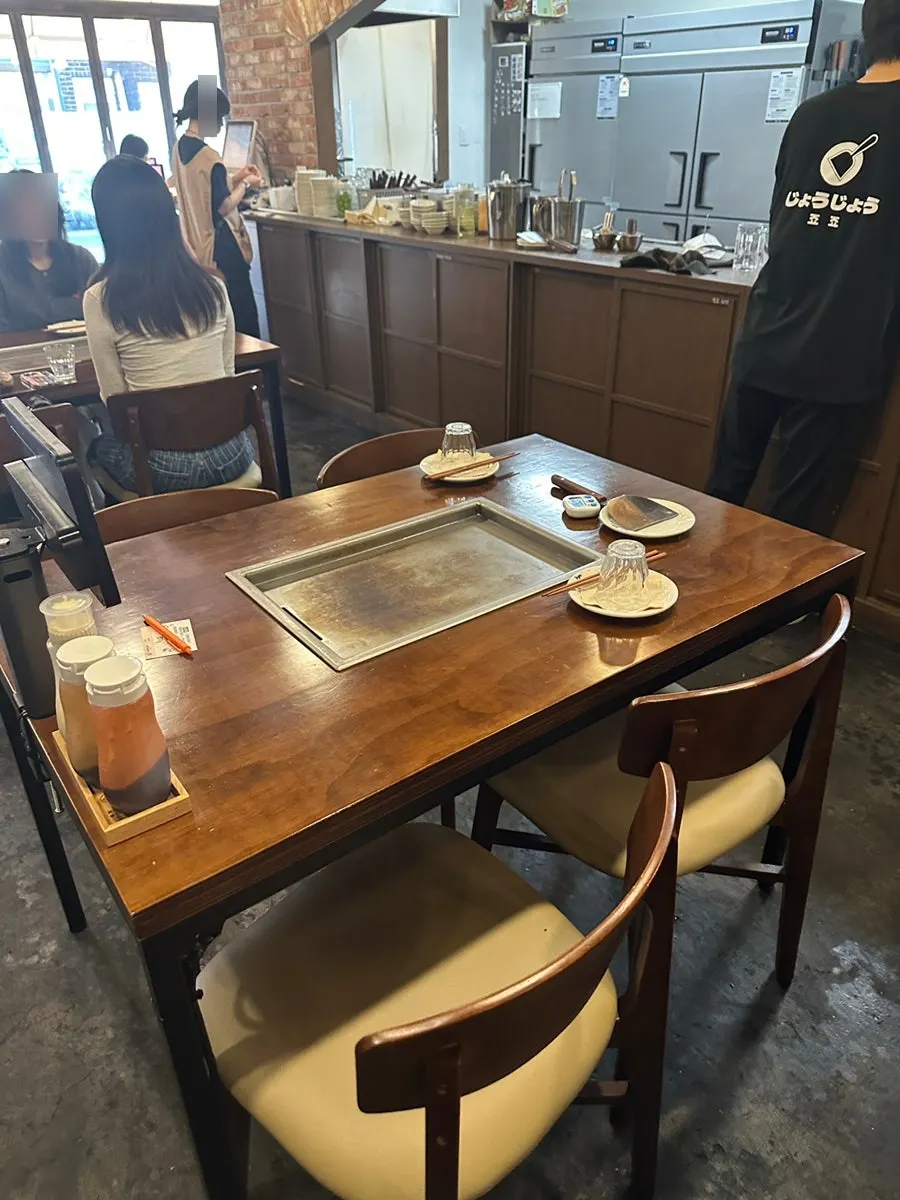 The cozy table interior of Jojo Mullae Branch