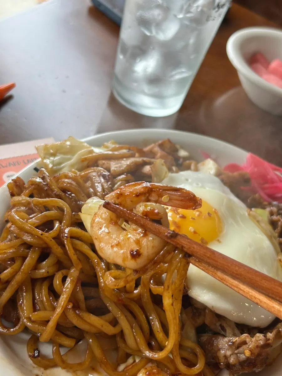 철판 위 카라이 야끼소바