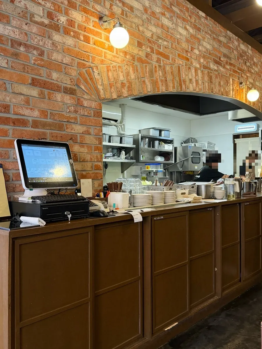 View of the table seating at Jojo Mullae Branch