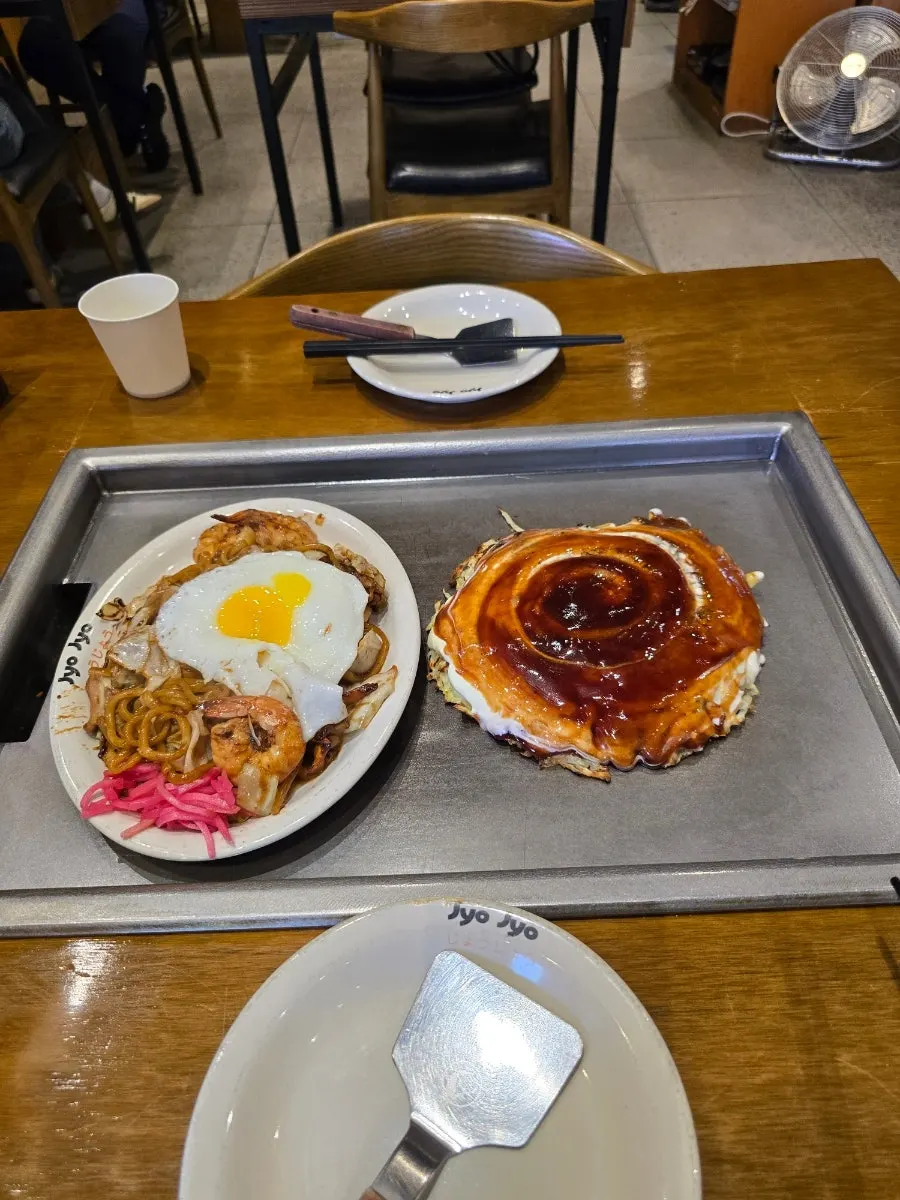 테이블마다 마련된 개인 철판