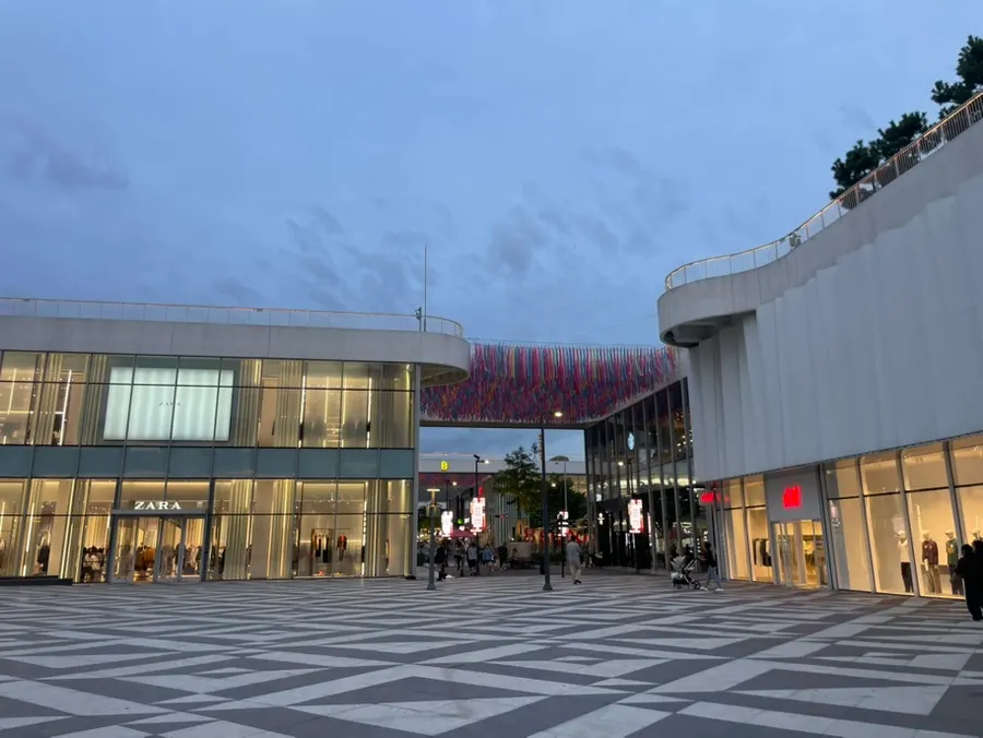 Jojo Triple Street Branch, a Japanese teppanyaki specialty restaurant