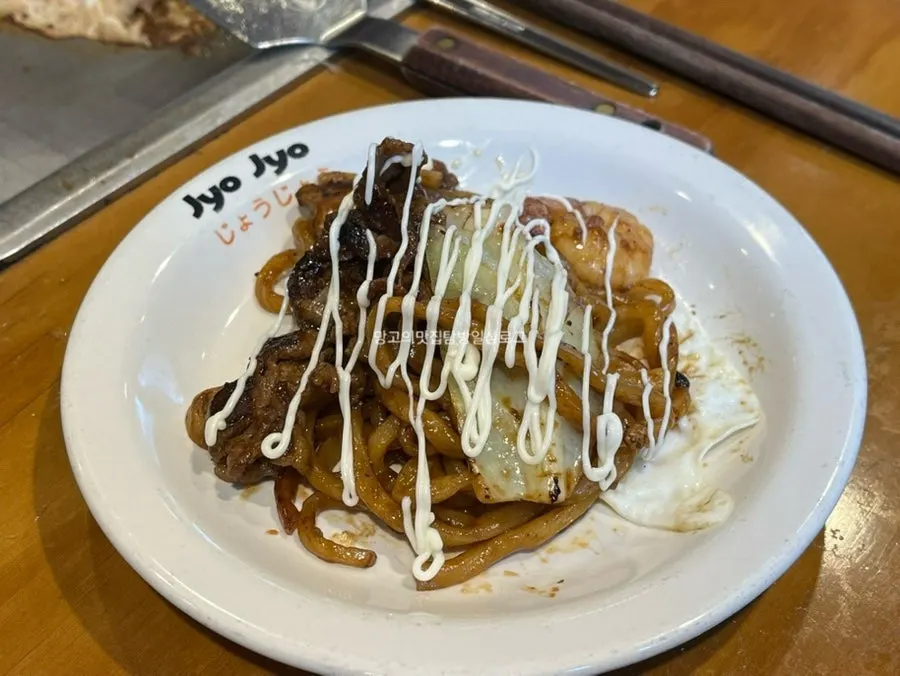 야끼소바와 생맥주 200ml