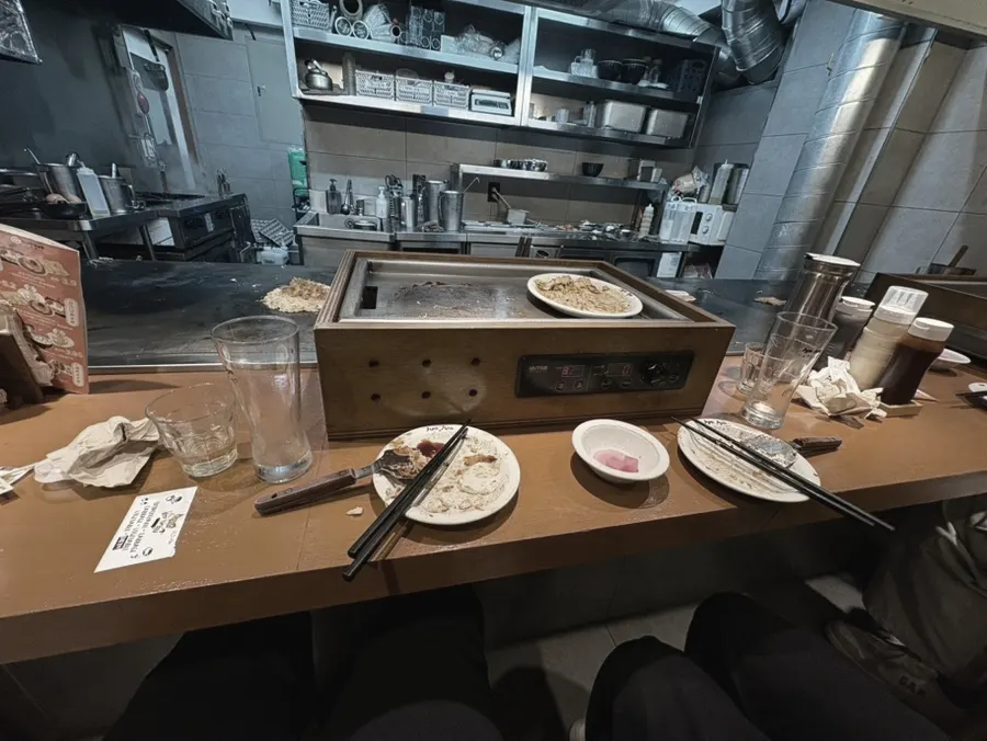 카라이 야끼소바와 철판 위 상차림
