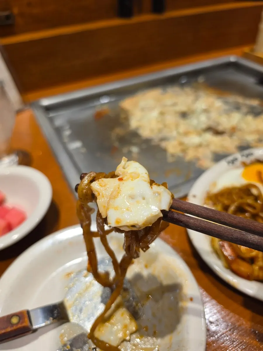Yolk mixed into the yakisoba noodles