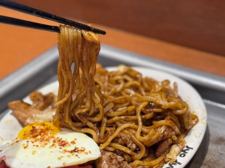 철판 위 카라이 야끼소바