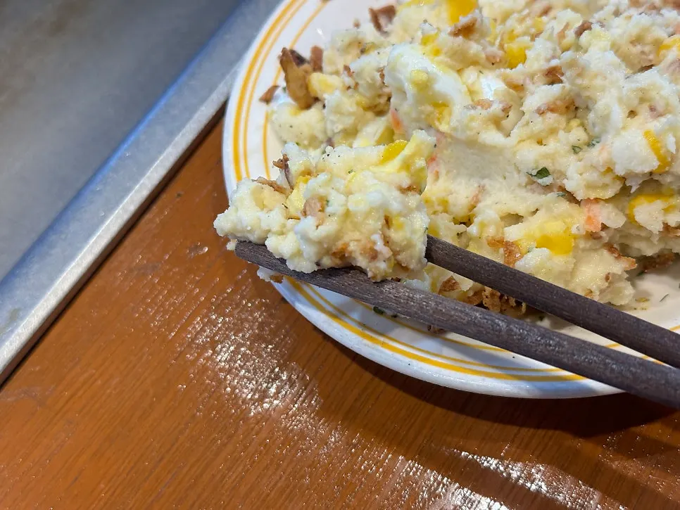 반숙란이 올라간 폭포테이토