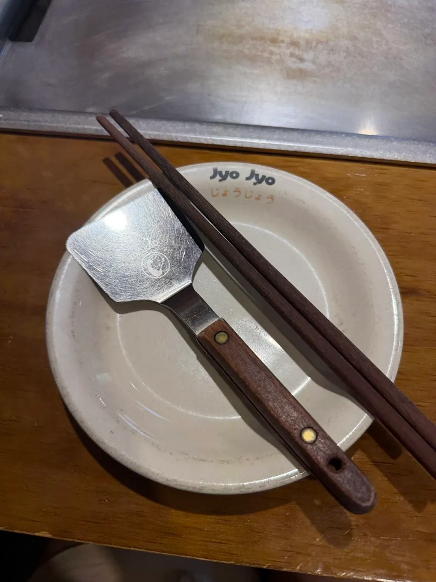 Teppan griddle and mini spatula set on the table