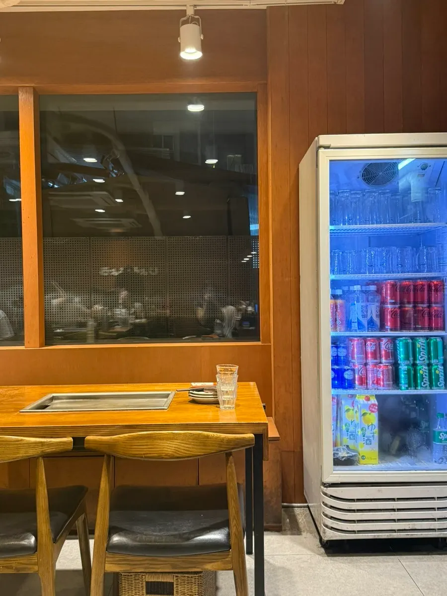Seats around the griddle at Jojo Yeonnam Branch