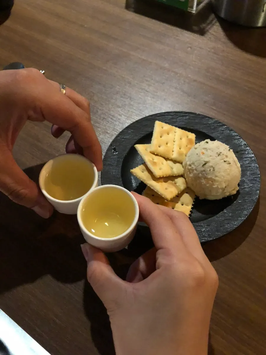Welcome drink Jirisan Gangsoeju dengan lauk asas