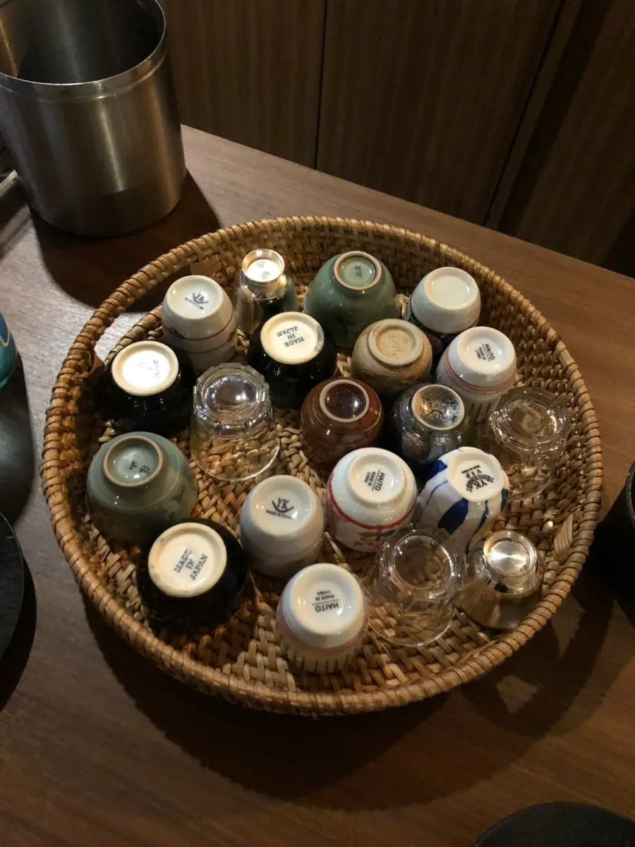 Pilihan gelas di Jojomomo
