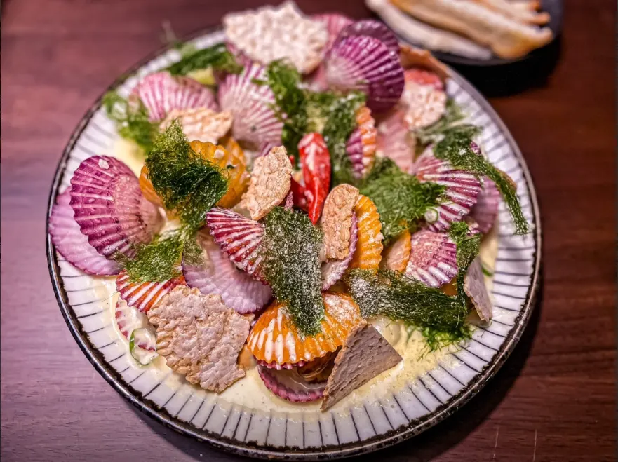 Jojomomo's cream tteokbokki with gamtae scallop steam