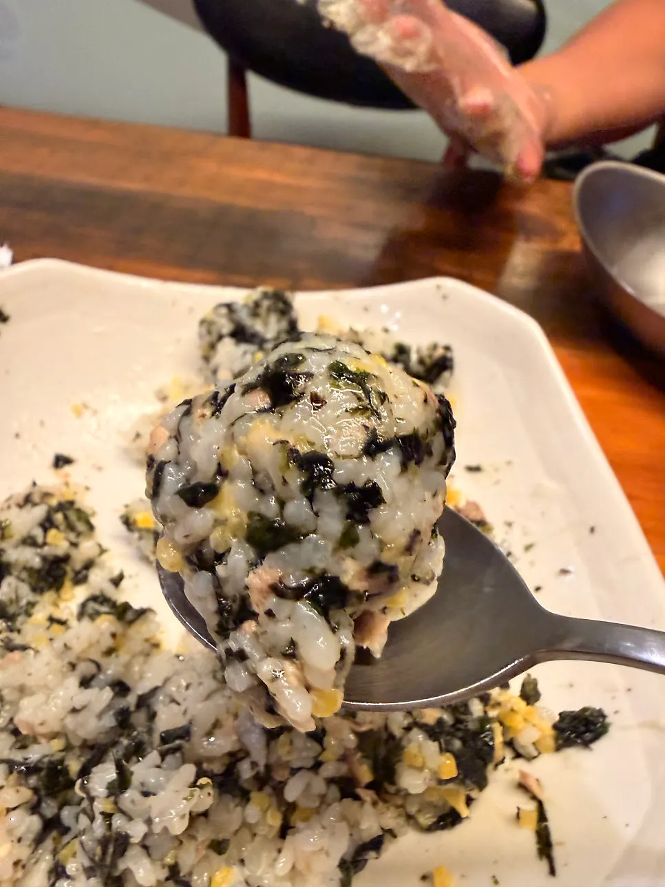 Tuna rice ball topped with mayo
