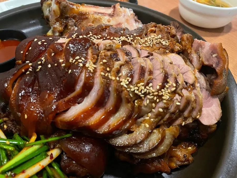 Main image of Jokbo, a jokbal restaurant in Wolpyeong-dong, Daejeon