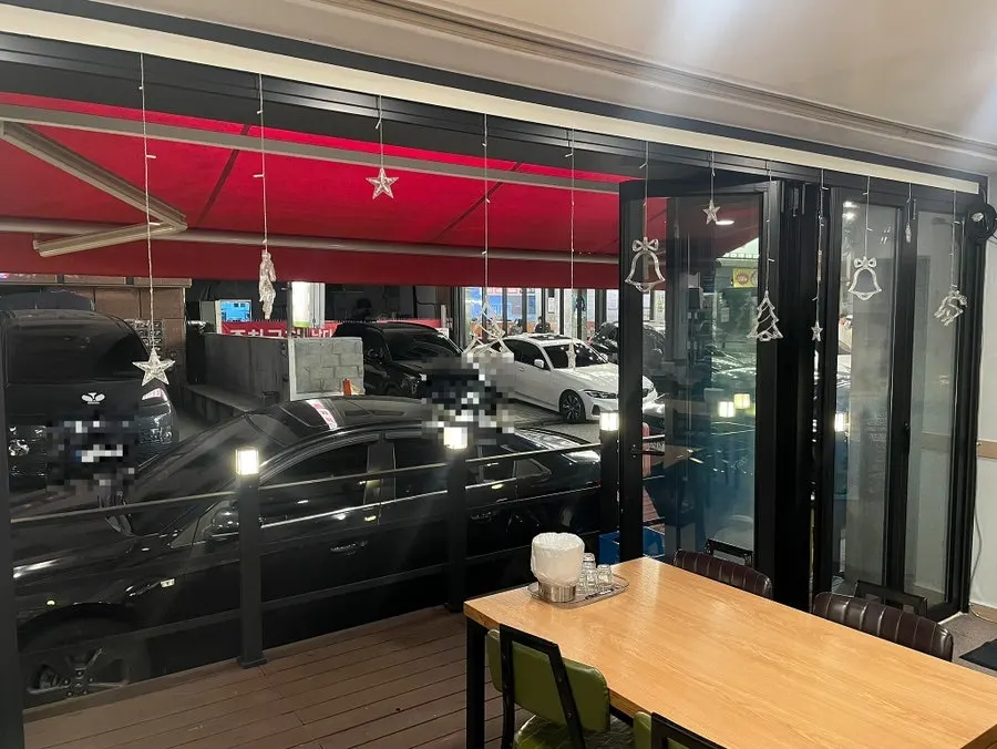 Clean interior atmosphere of Jokbo