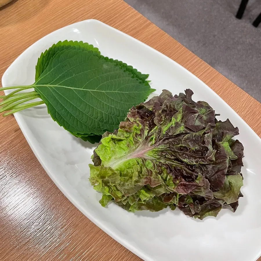 Side dish plate served with jokbal