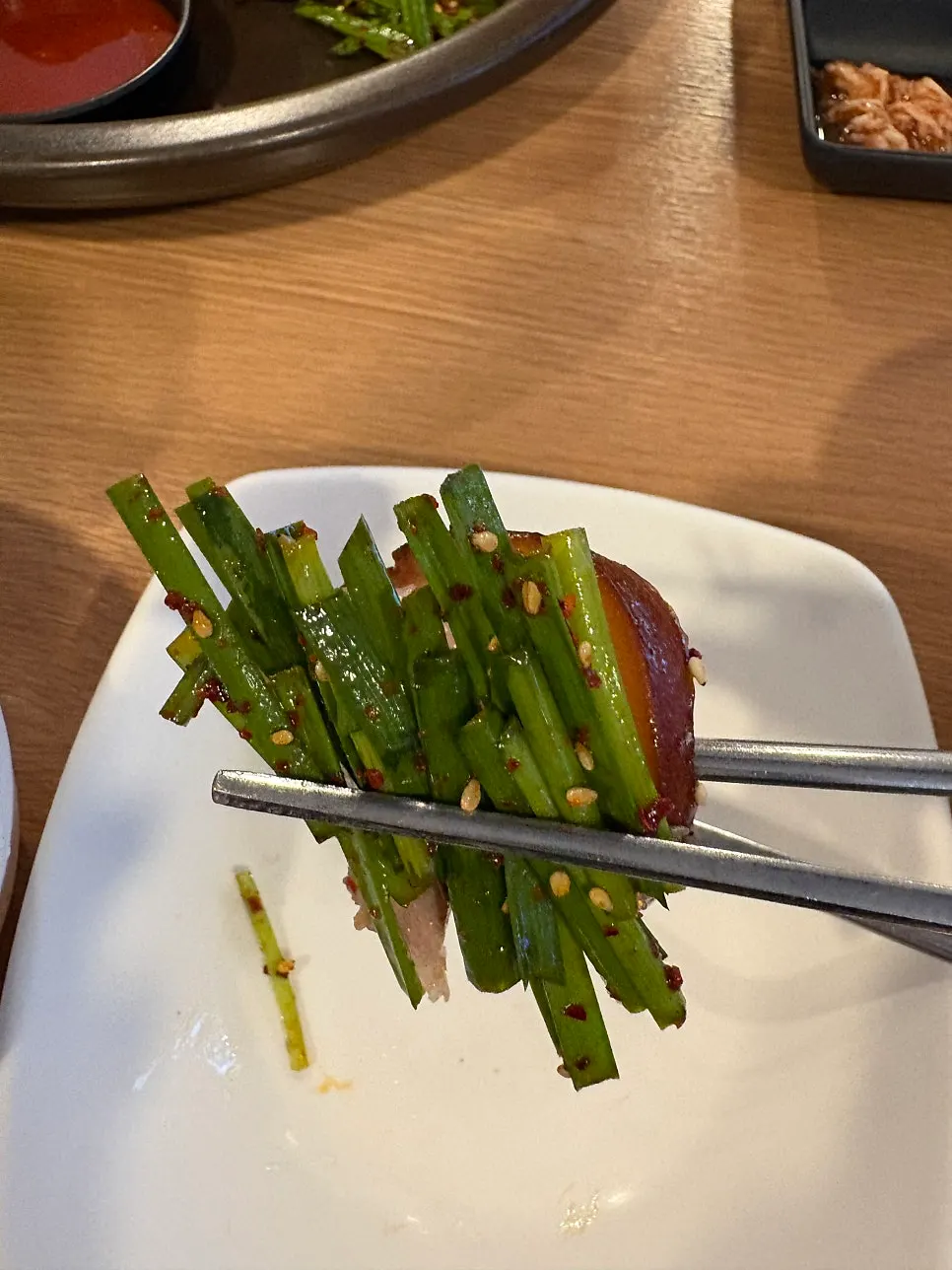 A plate with vegetables and jokbal together