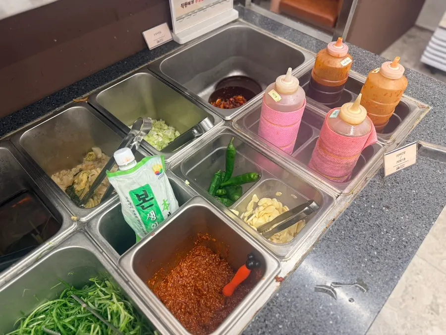 Side dish and vegetable section of the self-serve bar