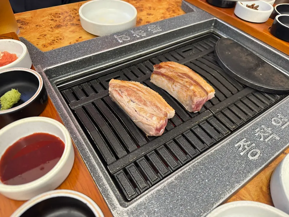 노릇하게 구워진 왕소금구이