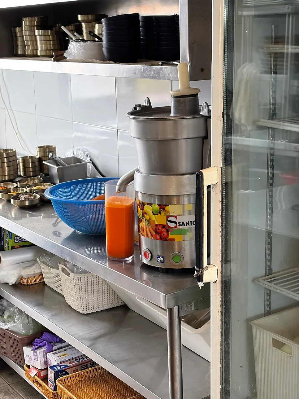 Freshly juiced carrot juice
