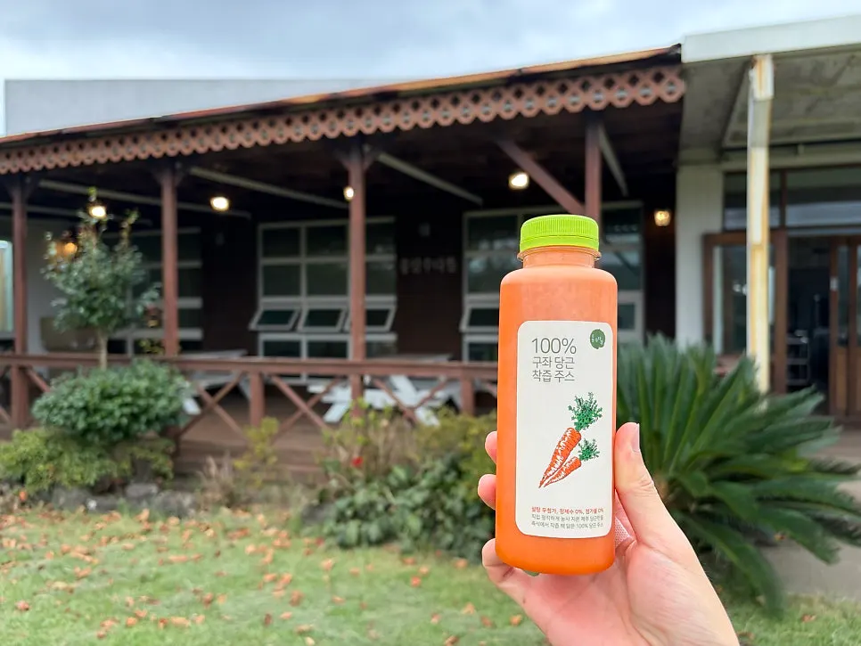 A glass of carrot juice from Jongdal Sudatteul