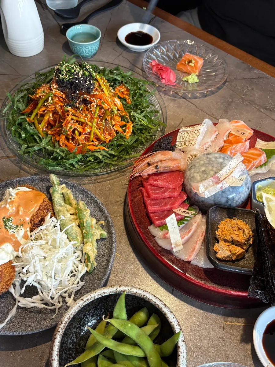 깻잎과 함께 먹는 전어 회무침