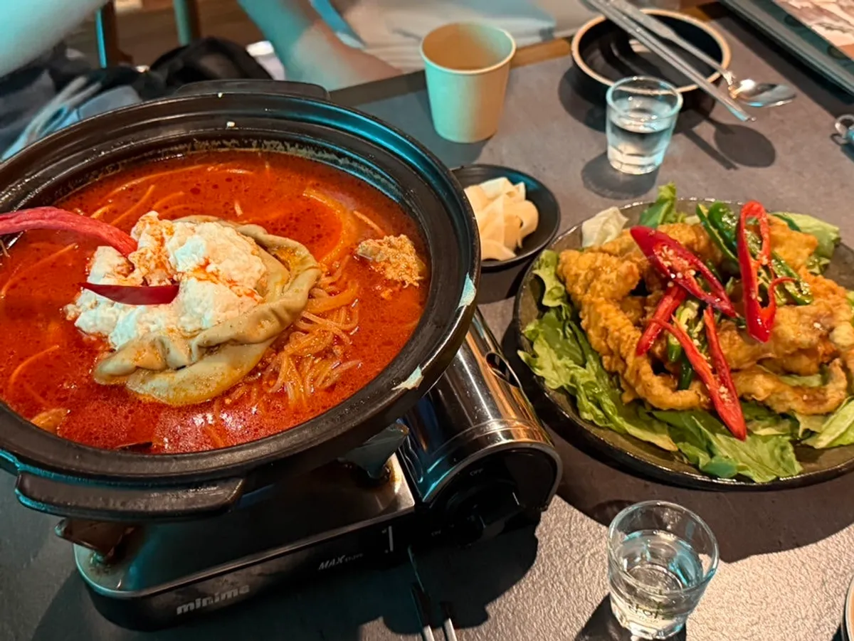 Anju spread laid out on the table at Ari Gyegok Jonggak