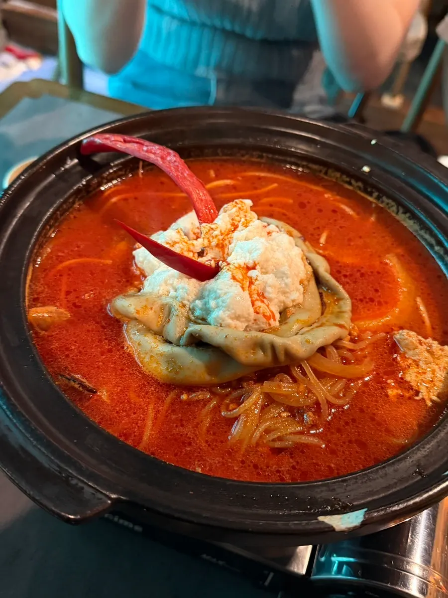Table setup for the beef tripe soft tofu hot pot at Ari Gyegok Jonggak