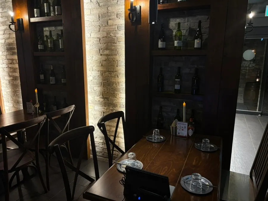 Open-room seating for group gatherings