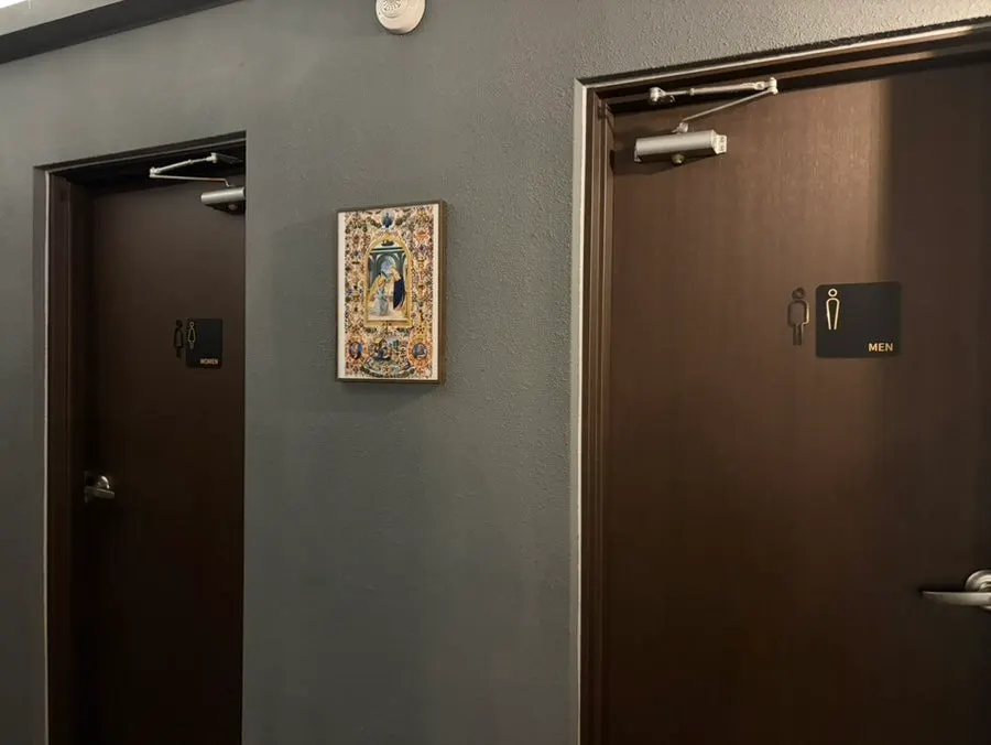Inner hallway and decorative props