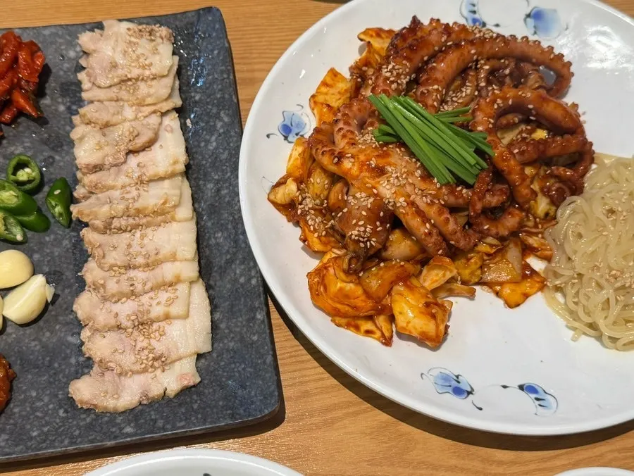 Octopus stir-fry mixed with jjolmyeon noodles