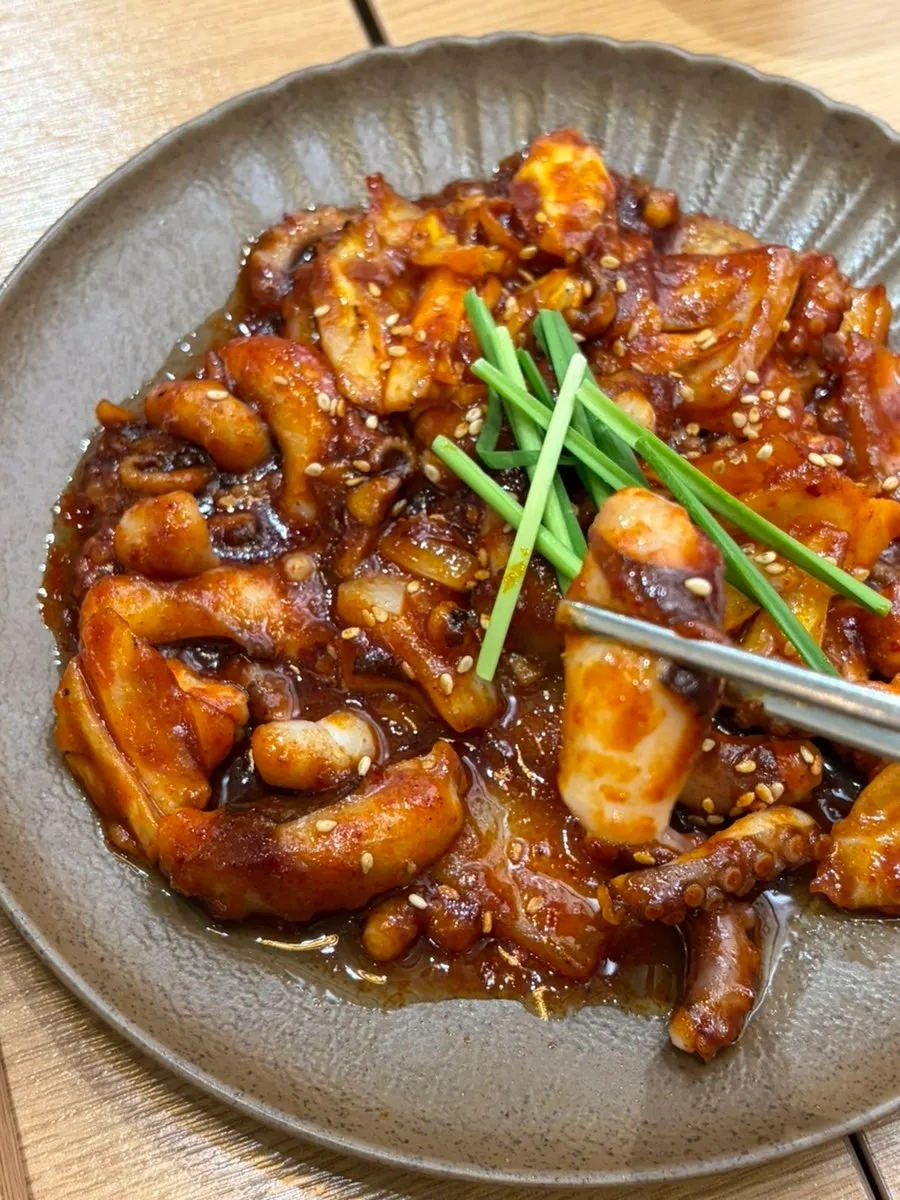 Close-up of octopus stir-fry ordered at sinramyun spice level