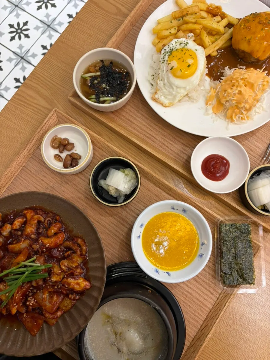Table at Bonghyejane Jubang Jongno Tower branch after finishing the meal