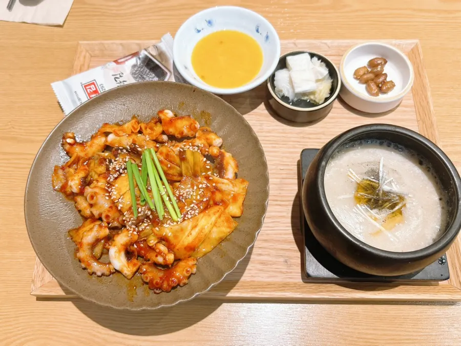 낙지볶음정식 한상차림