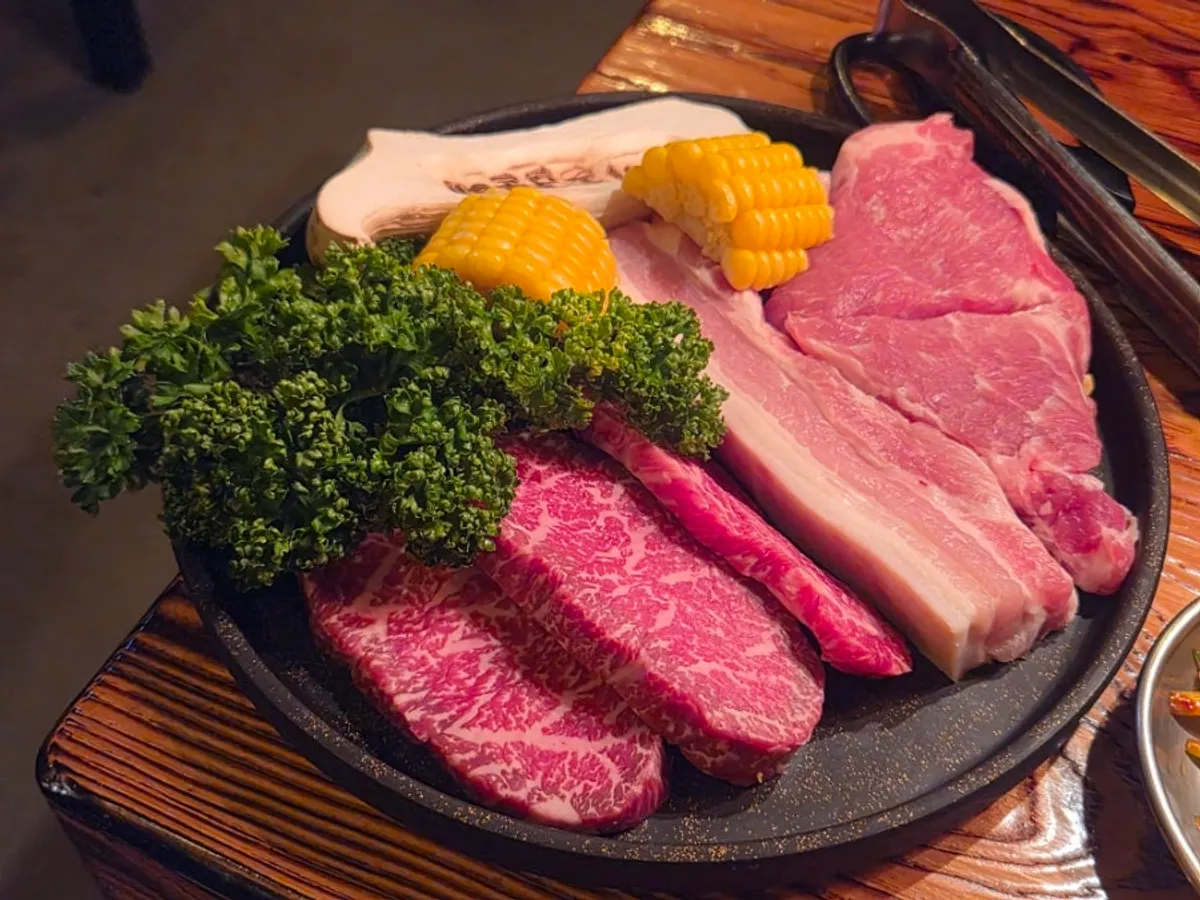 Beef and pork belly meat platter