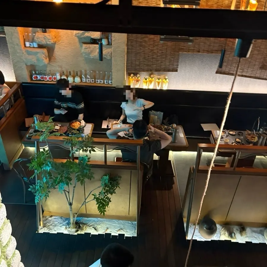 Interior of the 1st floor hall at Ari Gyegok Jonggak