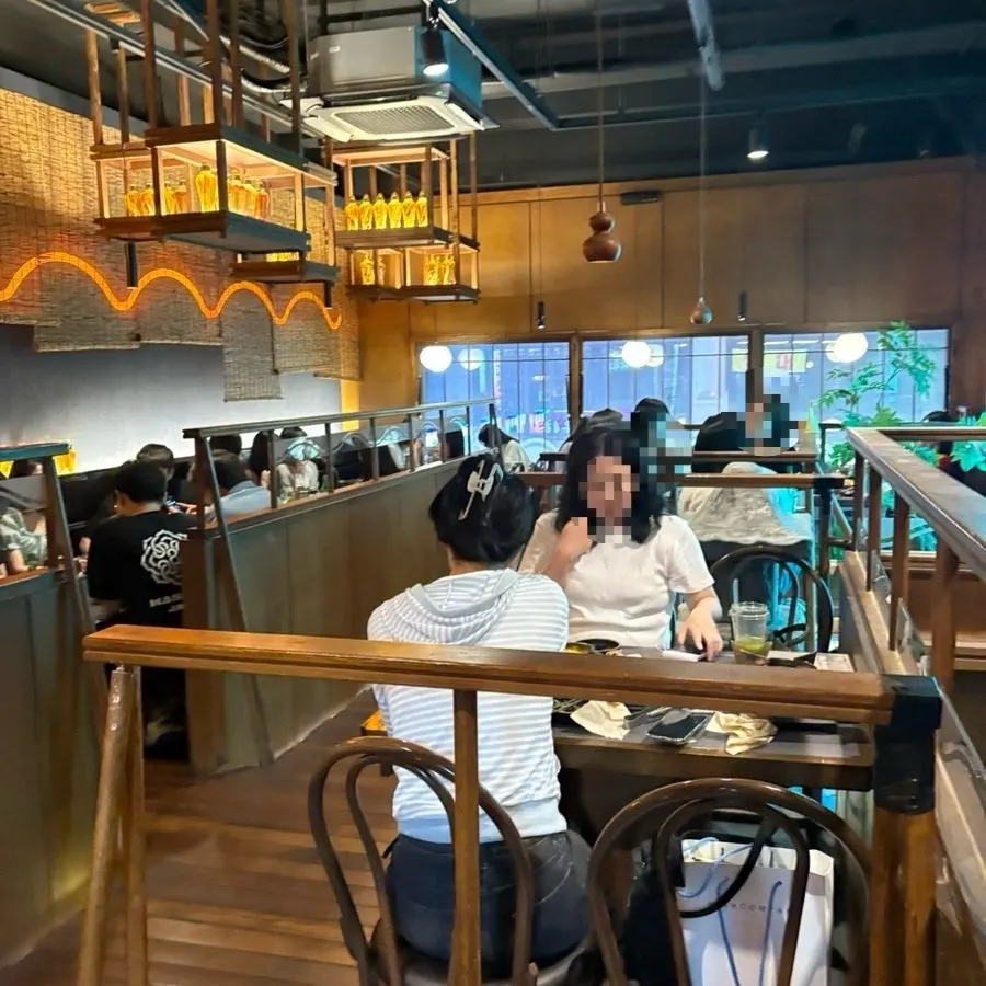Interior with plenty of tables at Ari Gyegok Jonggak