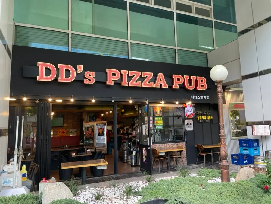 Arriving at Didi's Pizza Pub Jongno Main Branch near Jongak Station