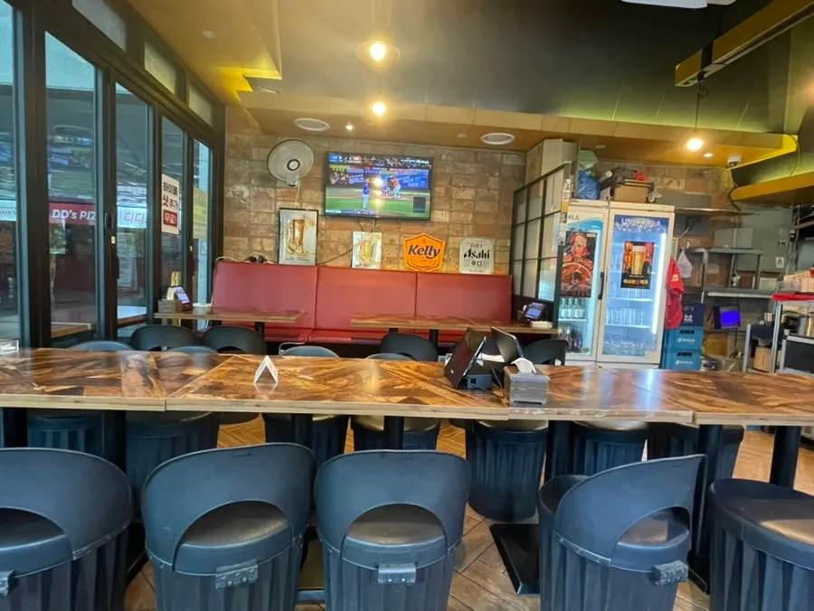 Pub-style interior seating at Didi's Pizza Pub Jongno Main Branch