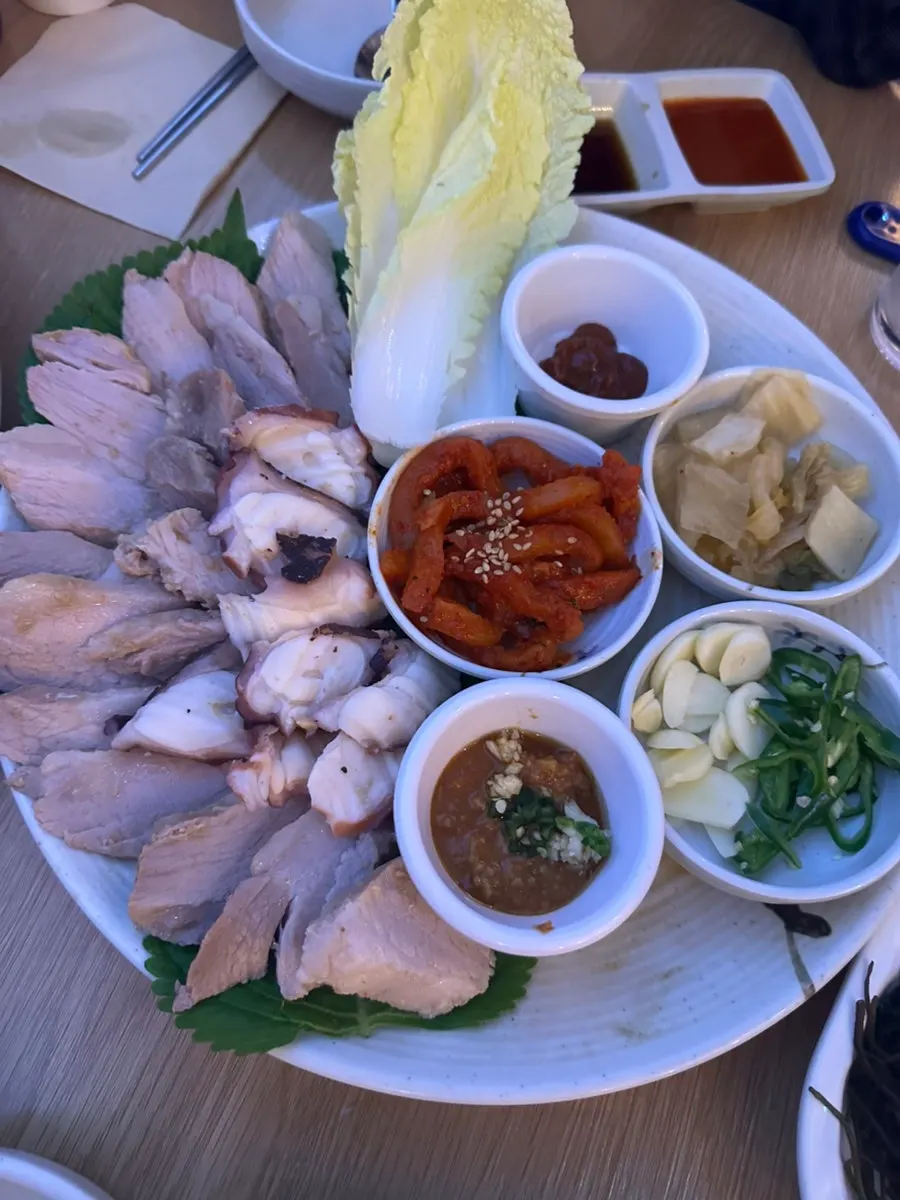 돌문어 해녀보쌈 한 상 비주얼
